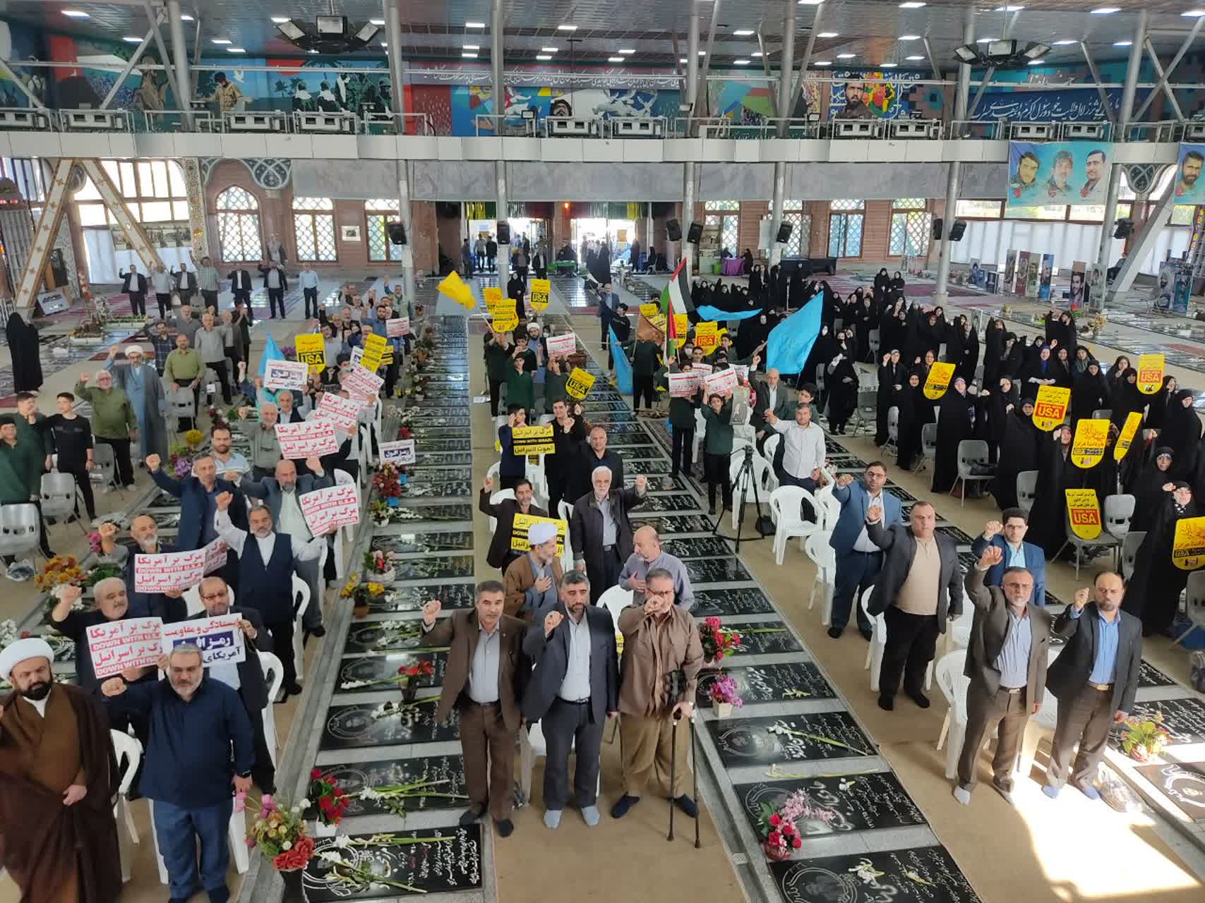 ما در کنار مظلوم قرار گرفته و بر ظالم می خروشیم