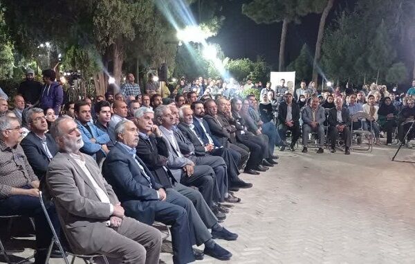 تاریخ و هویت یزد نیازمند ثبت و توجه بیشتر است/ از نویسندگان یزدی و آثار مربوط به یزد حمایت میکنیم