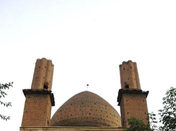 سایه سنگین بیتوجهی به میراث تاریخی بر سر مسجد معیرالممالک/ راه درازی که مسجد برای مردمت در پیش دارد