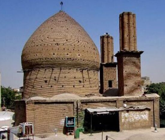 سایه سنگین بیتوجهی به میراث تاریخی بر سر مسجد معیرالممالک/ راه درازی که مسجد برای مردمت در پیش دارد