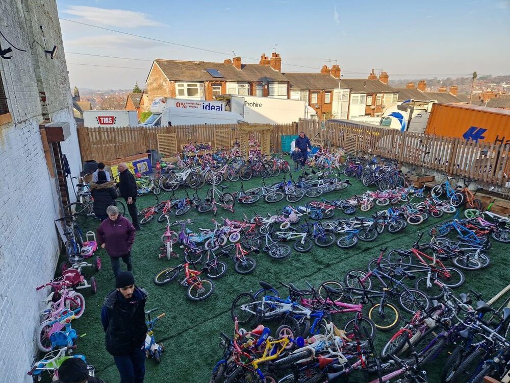 طرح اهدای دوچرخه در مسجد «التقوی» برای آشنایی جوانان برادفورد با اسلام