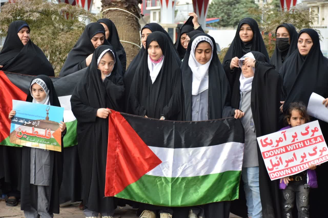 مادران آستارایی در حمایت از مردم غزه تجمع کردند