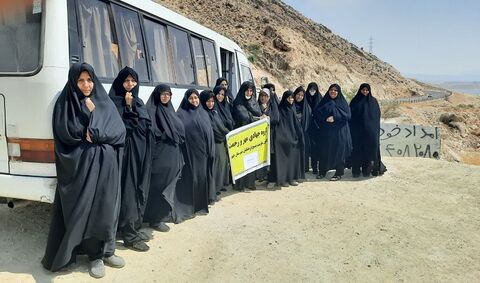 جاری شدن چشمه «مهر و رحمت» در روستاهای محروم/ روایت یک ماه کار جهادی معلمان جهرم در مدارس کم برخوردار