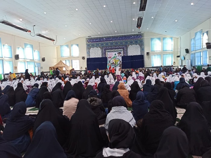 دانشجویان با حمله به سفارت آمریکا، حقیقت و هویّت لانه جاسوسی بودن سفارت را افشا کردند