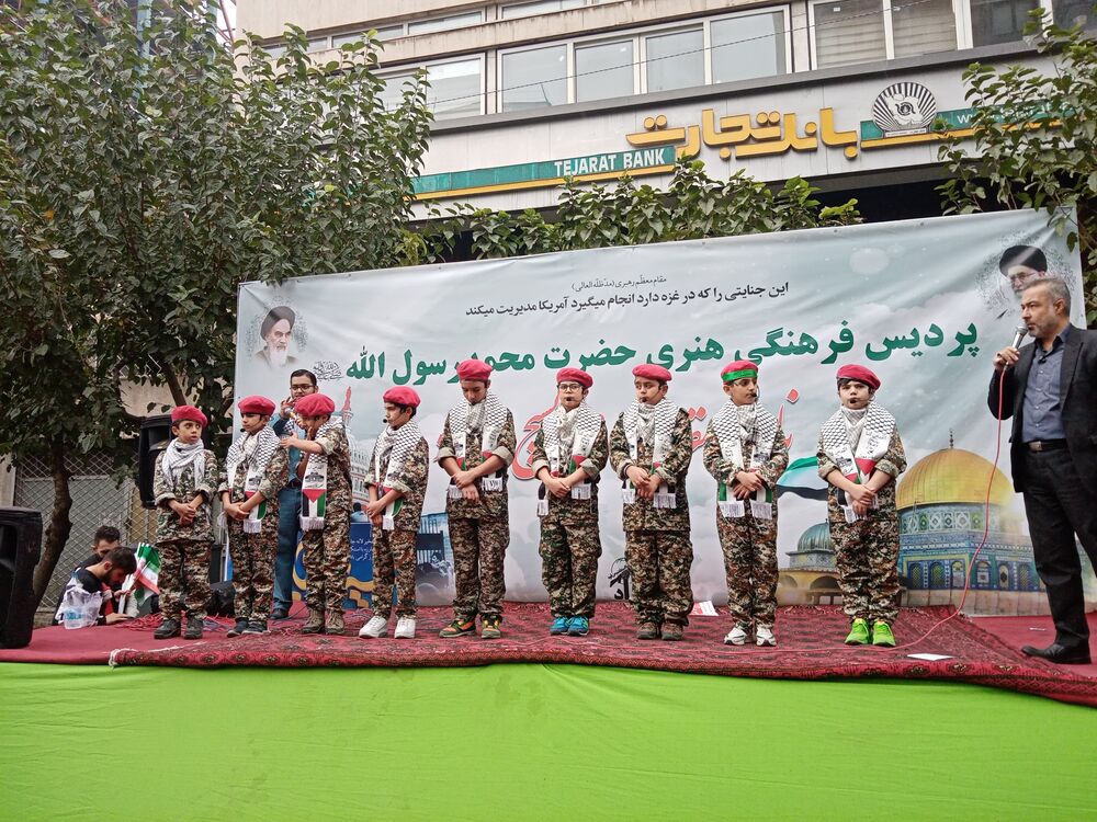 حضور پرشور مسجدیها در راهیپمایی 13 آبان و ابراز انزجار نسبت به استکبار جهانی