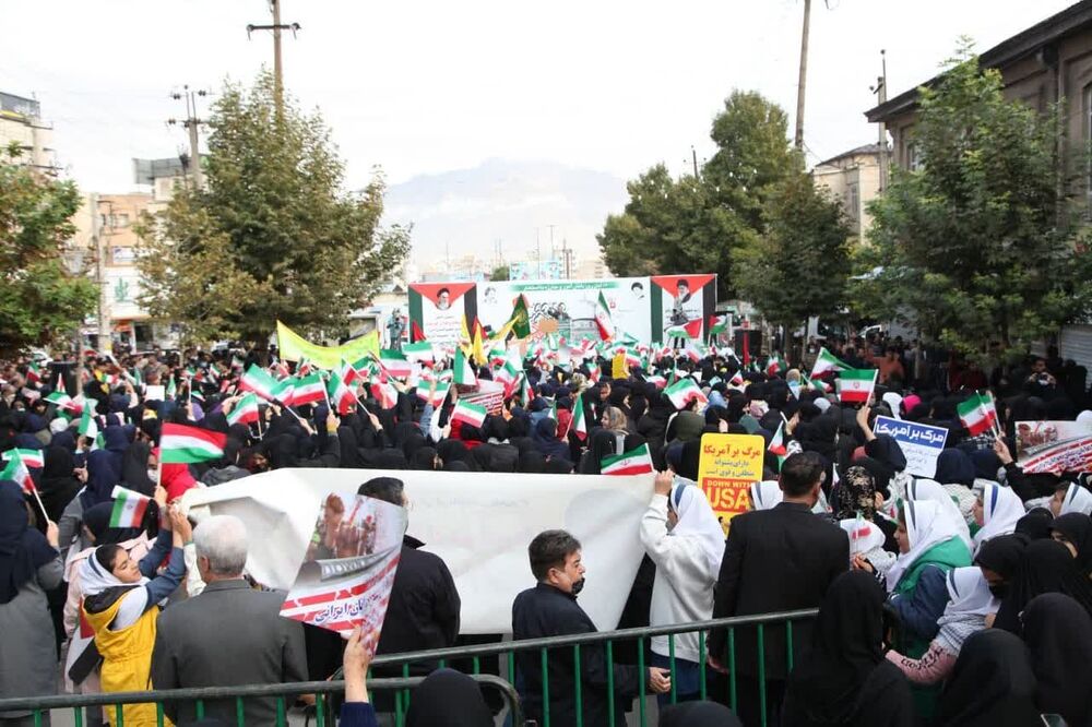 حضور چشمگیر کرمانشاهیان در راهپیمایی ۱۳ آبان