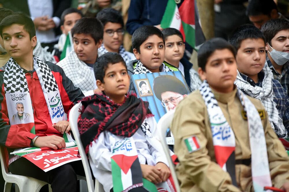 «دهه شهدای دانش آموز» ابتکار فارسیها/ وقتی عطر شهدا در مدارس فارس پیچید