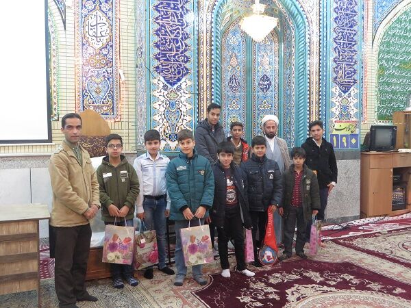 دانش آموزان کانون های مساجد استان اصفهان جایزه گرفتند