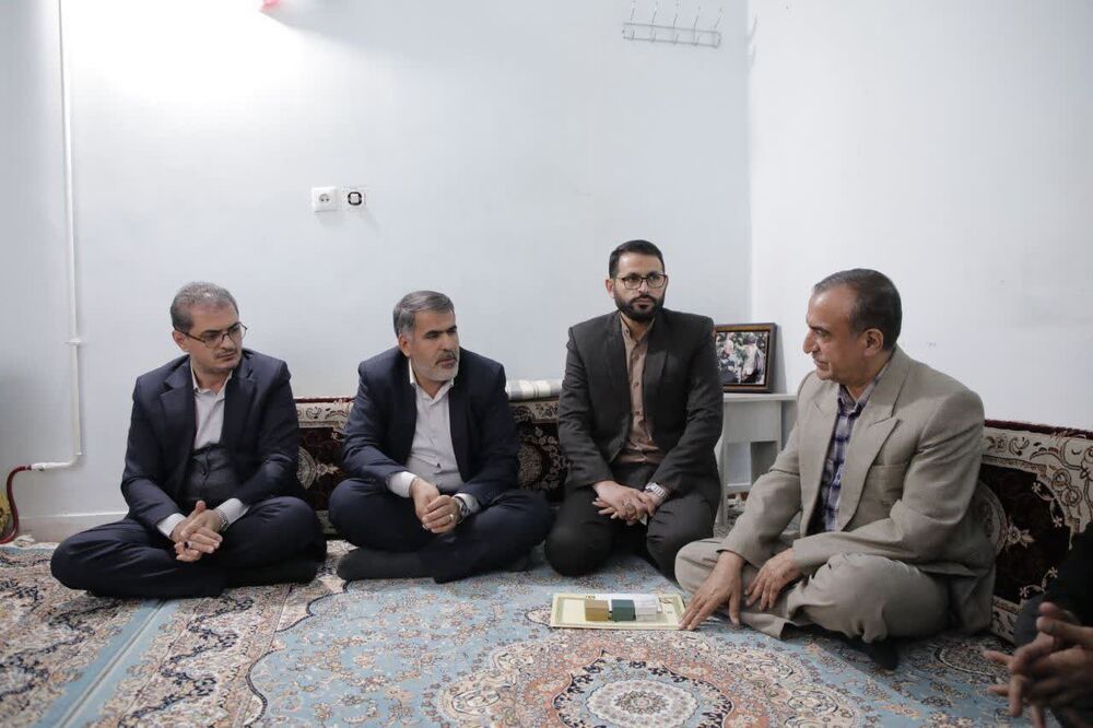 دیدار استاندار کردستان با جانباز حریم امنیت در سنندج