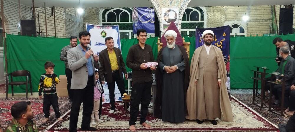 برگزاری محفل انس با قرآن ارتش در مسجد صاحب الزمان(عج) راوند