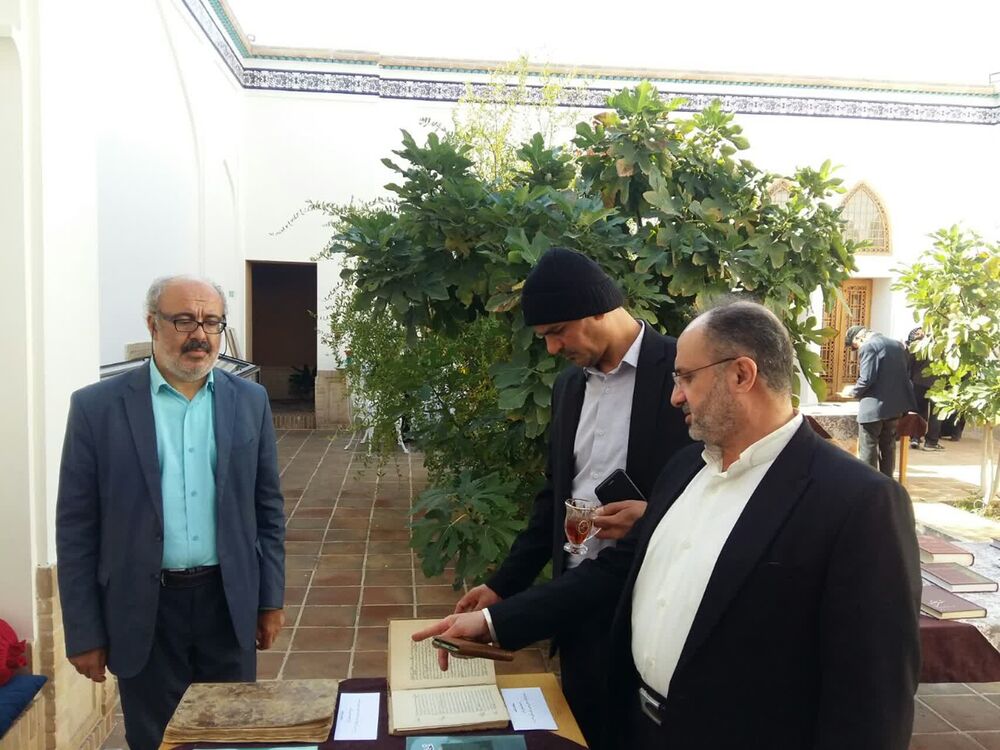 نمایشگاه آثار خطی علامه ملّا احمد نراقی در کاشان برپا شد