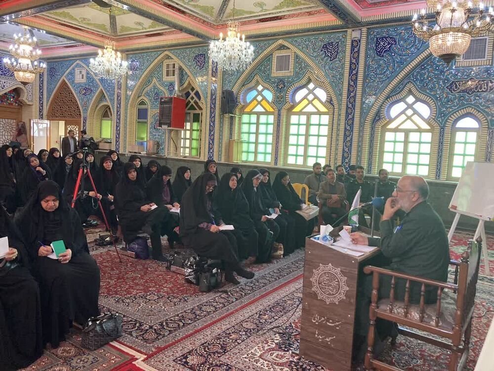 انقلاب اسلامی معنویت را به دنیا ارائه کرد