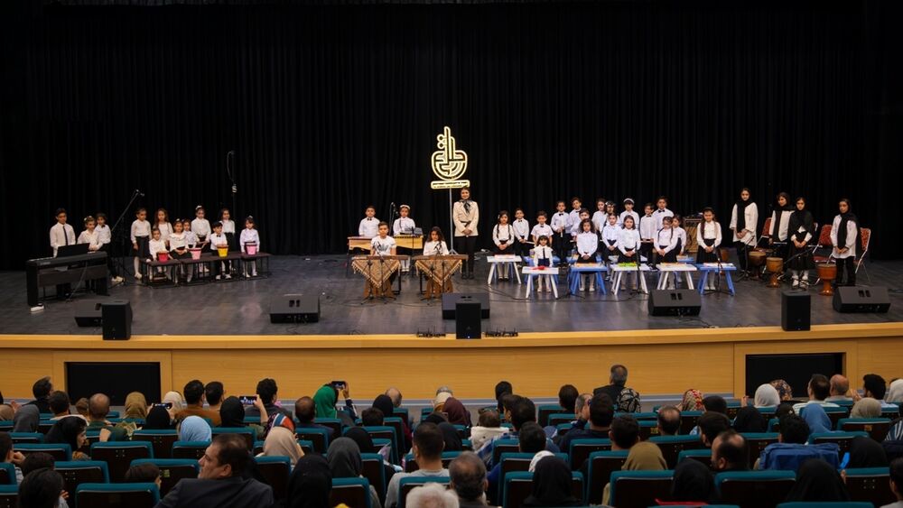 اجرای پنجمین کنسرت هنرجویان آموزشگاه موسیقی طلوع آران و بیدگل