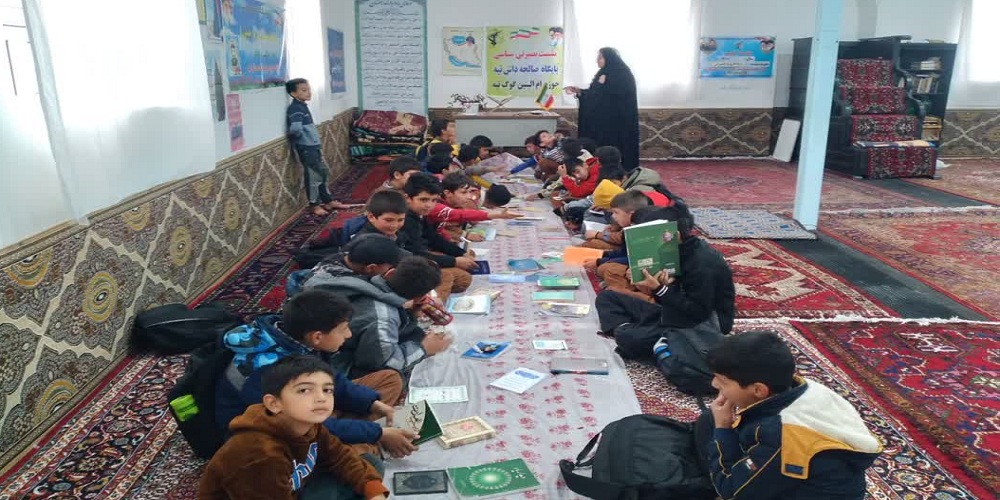 مسجدیهای پای تکریم کتاب/ از اجرای گروه سرود تا نمایشگاه کتاب