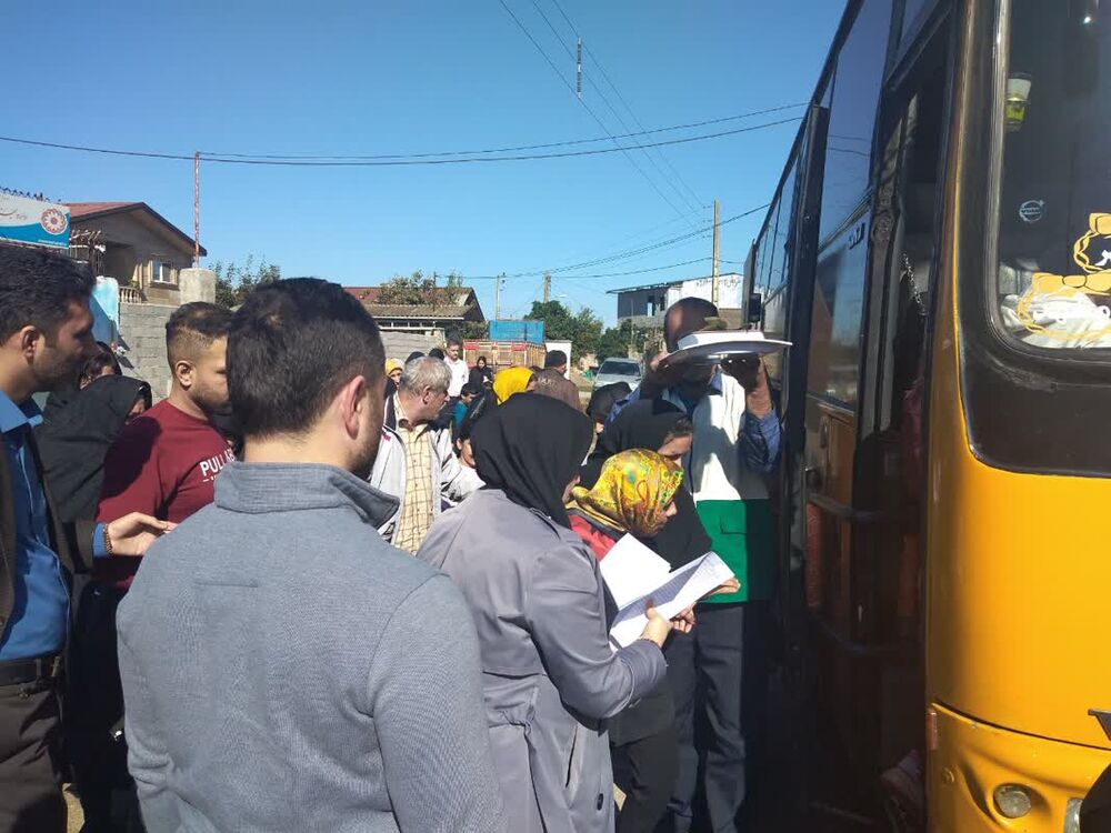 اعزام ۴۲ بیمار خاص توسط خادمیاران رضوی سیمرغ به مشهد مقدس