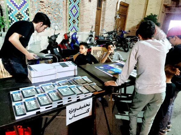 این کانون مسجدی کتاب را واسطه دوستی بچهها با شهدا کرده است