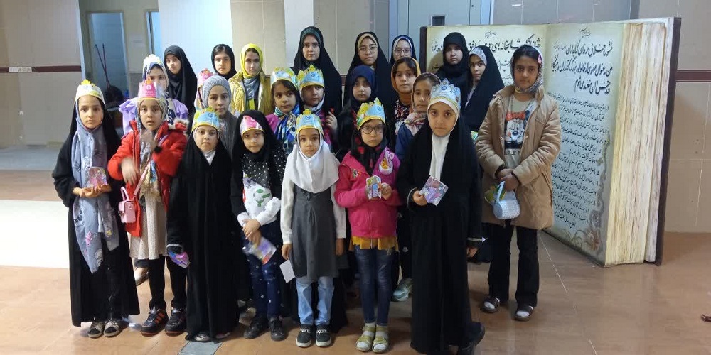 مسجدیهای پای تکریم کتاب/ از اجرای گروه سرود تا نمایشگاه کتاب