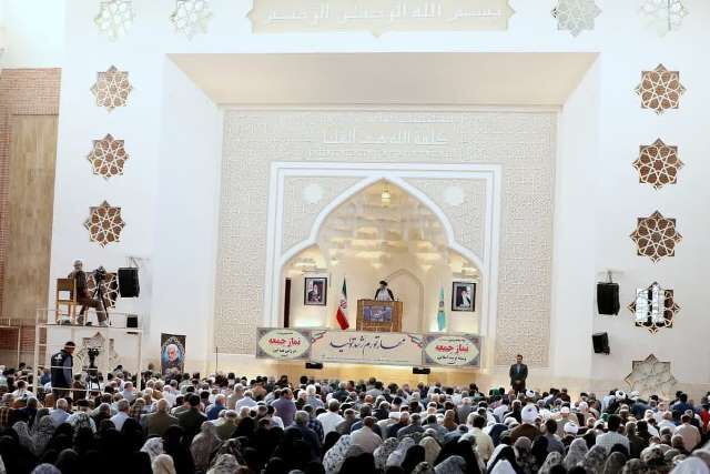 حضرت زینب(س) الگو و سرمشق همه بانوان عالم است