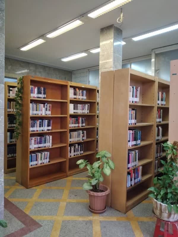 مسجدی که با کمک کتاب، پاتوق بچههای غرب تهران شده است