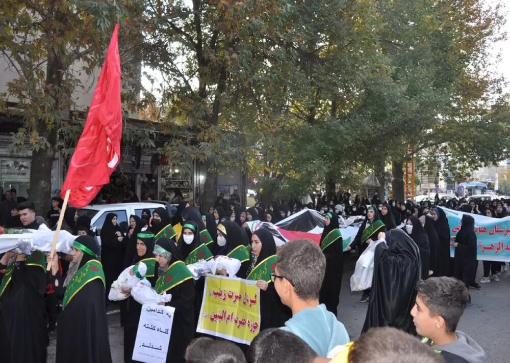 تشییع پیکر نمادین کودکان شهید غزه در اسلامآبادغرب برگزار شد