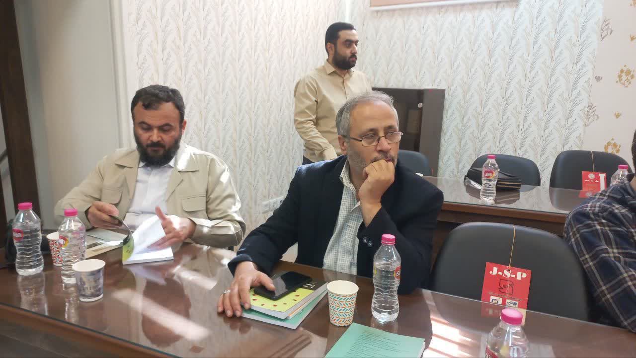 هر کتاب جهانیست که دنیای تازهای را به رویمان باز میکند