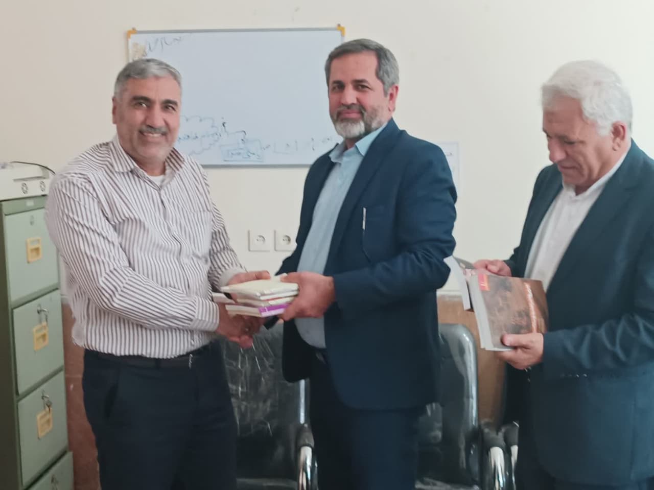 فرهنگ کتابخوانی در باشت ترویج میشود