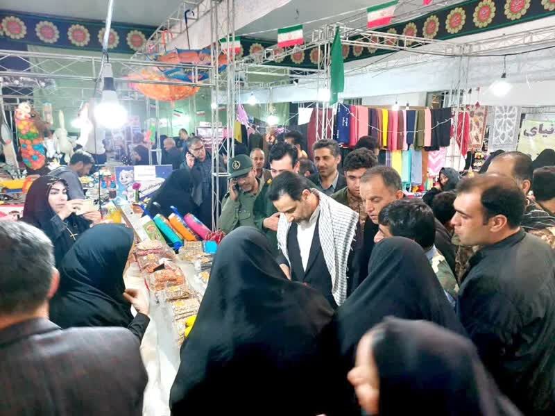 افتتاح نمایشگاه کارآفرینی بانوان با ۲۸ غرفه در حسینیه اعظم سفیدشهر