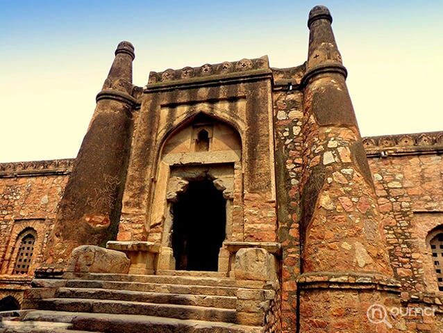 مسجد «خیرکی»، میراث سنگی سلسله «تغلقیه» در هند