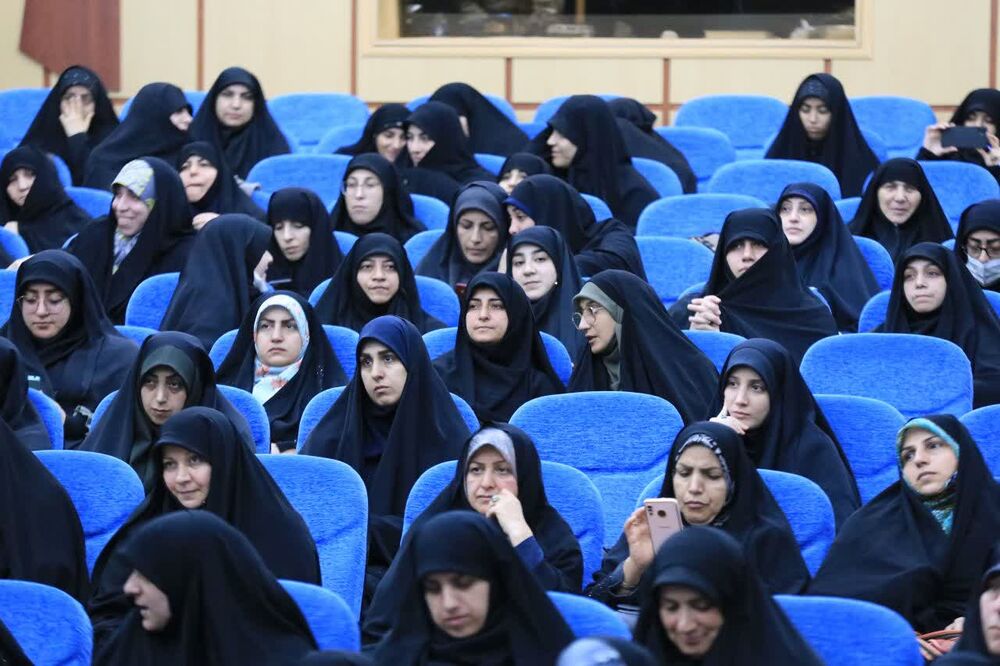 لزوم تبیین پایبندی زنان غزه برای حفظ حجاب در جنگ