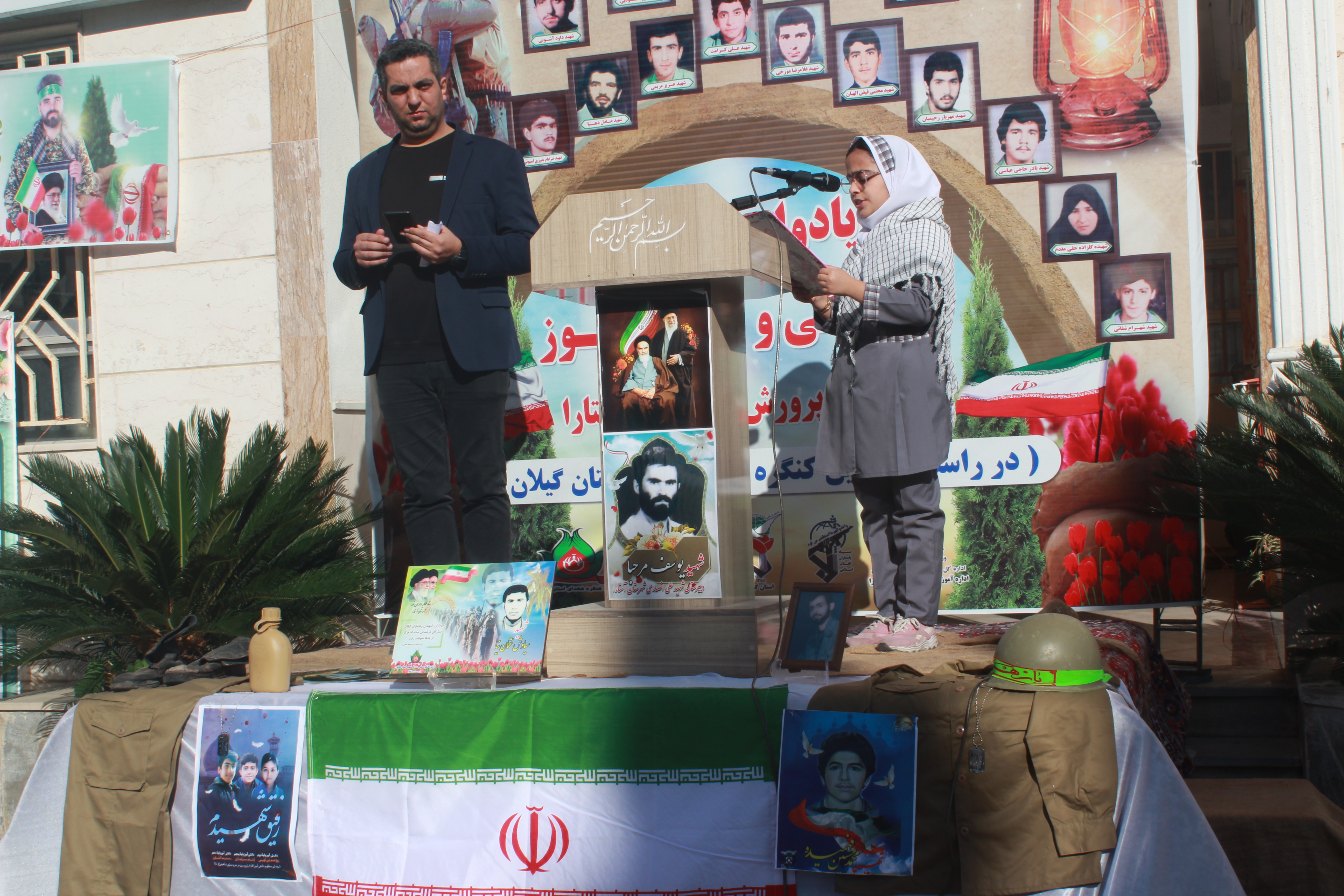 معلمان فرهنگ ایثار و شهادت را بین دانشآموزان ترویج دهند