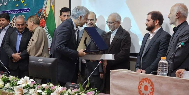 جشنواره معرفی کارفرمایان برتر استان کرمانشاه برگزار شد