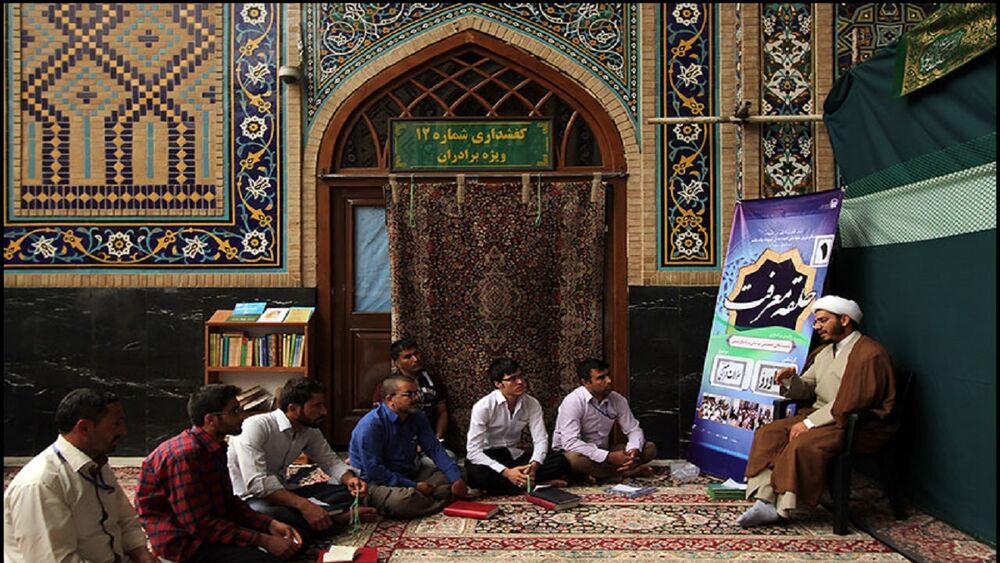 بچههای مسجد در این کانون تحصیل، تهذیب و ورزش را یکجا تجربه میکنند