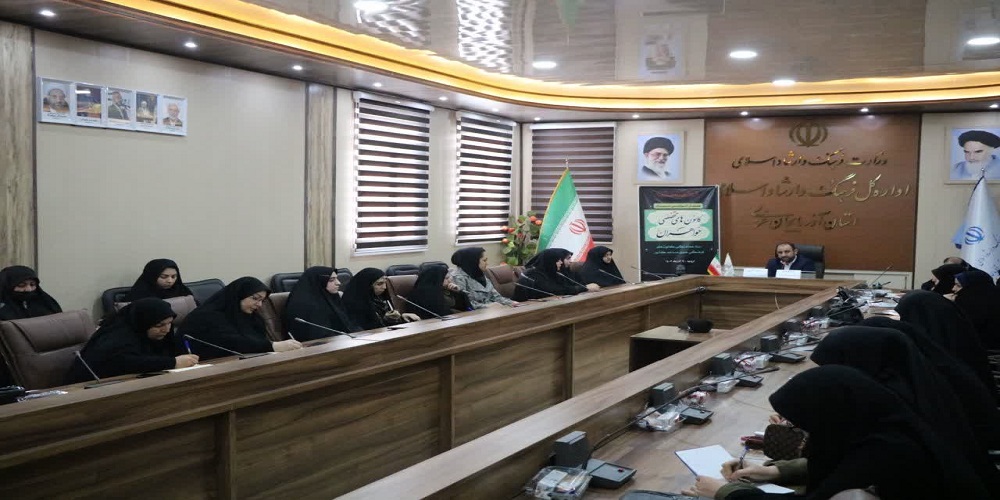 مبلغ فرهنگی بانوان را در مسجد تربیت کنیم/۶۶ کانون تخصصی بانوان سهم آذربایجان غربی