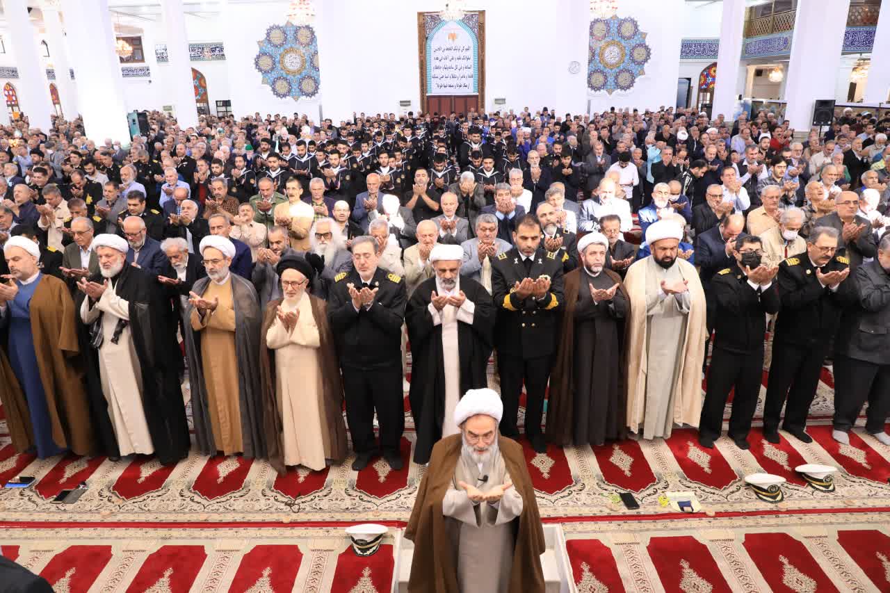 ضرورت افزایش بینش سیاسی و انقلابی دانشجویان، جوانان و بسیجیان