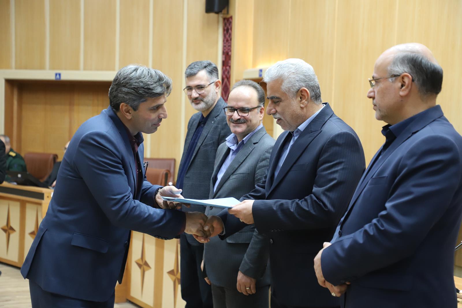 استاندار گیلان: پشتوانه بیمهای مشاغل مورد توجه قرار گیرد