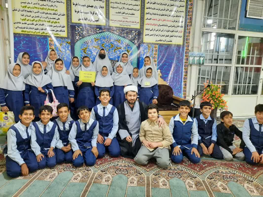 نشاط دانش آموزان عزیزآباد ارمغان پیوند مسجد و مدرسه