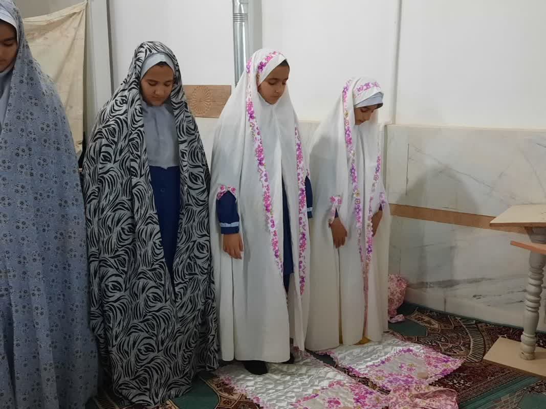 نشاط دانش آموزان عزیزآباد ارمغان پیوند مسجد و مدرسه