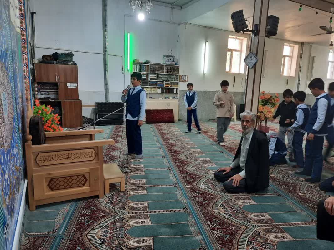 نشاط دانش آموزان عزیزآباد ارمغان پیوند مسجد و مدرسه
