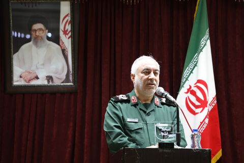 لزوم تقویت ارتباط بین پژوهشگران نیروهای مسلح با مراکز علمی و دانشگاهی لزوم تقویت ارتباط بین پژوهشگران نیروهای مسلح با مراکز علمی و دانشگاهی