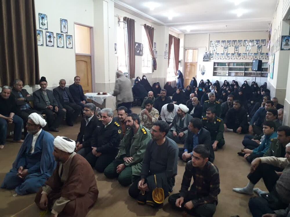 جامعه نیازمند اعتماد سازی در برابر توطئه تبلیغاتی دشمن است