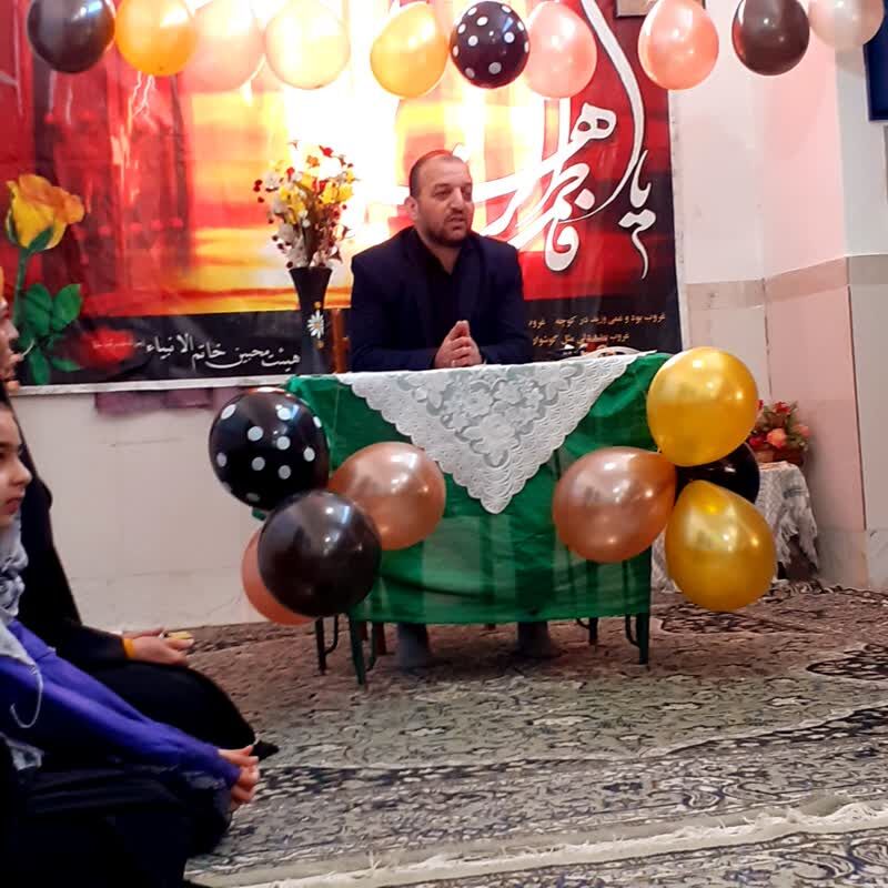 دورهمی دخترانه در مسجد خاتم الانبیا(ص)