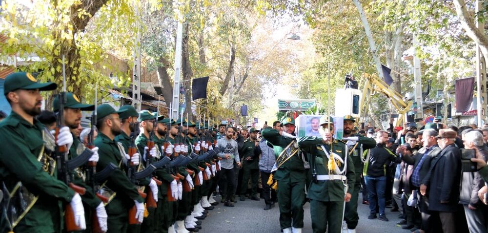 پیکر مطهر شهید عطایی شورچه در جایگاه ابدی خود آرام گرفت