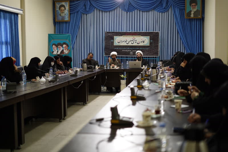 تربیت محوری ویژگی بارز کانون های تخصصی خواهران است