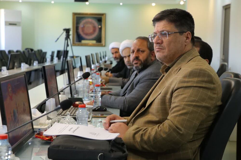 بررسی راهکارهای اجرای طرح مسجد، پایگاه قرآن/ اعلام آمادگی ۵۸ قاری برای همکاری در استان کرمان