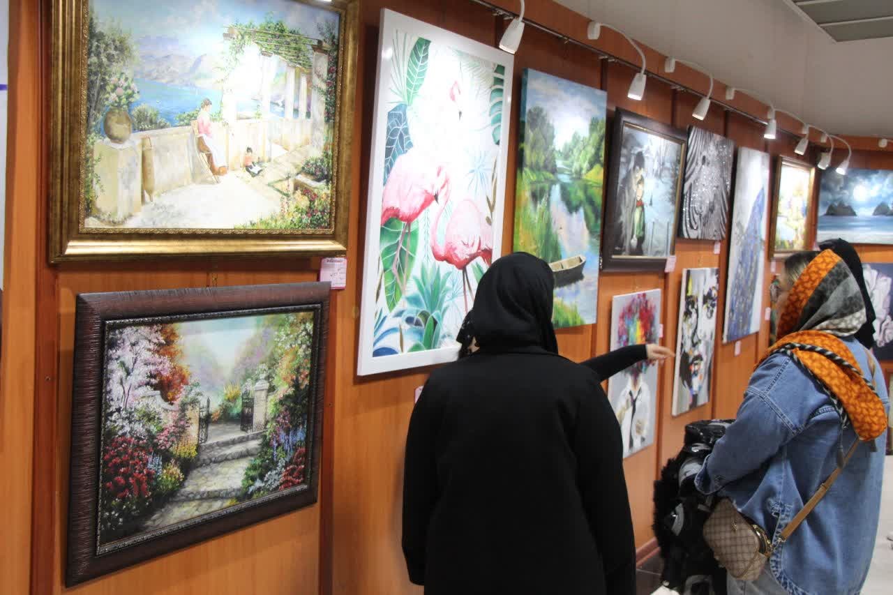 نمایشگاه گروهی نقاشی در آستارا گشایش یافت