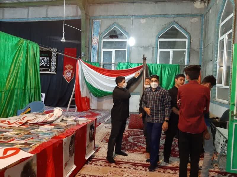 این دههشصتی جوانیاش را وقف فعالیت فرهنگی در مسجد کردهاست