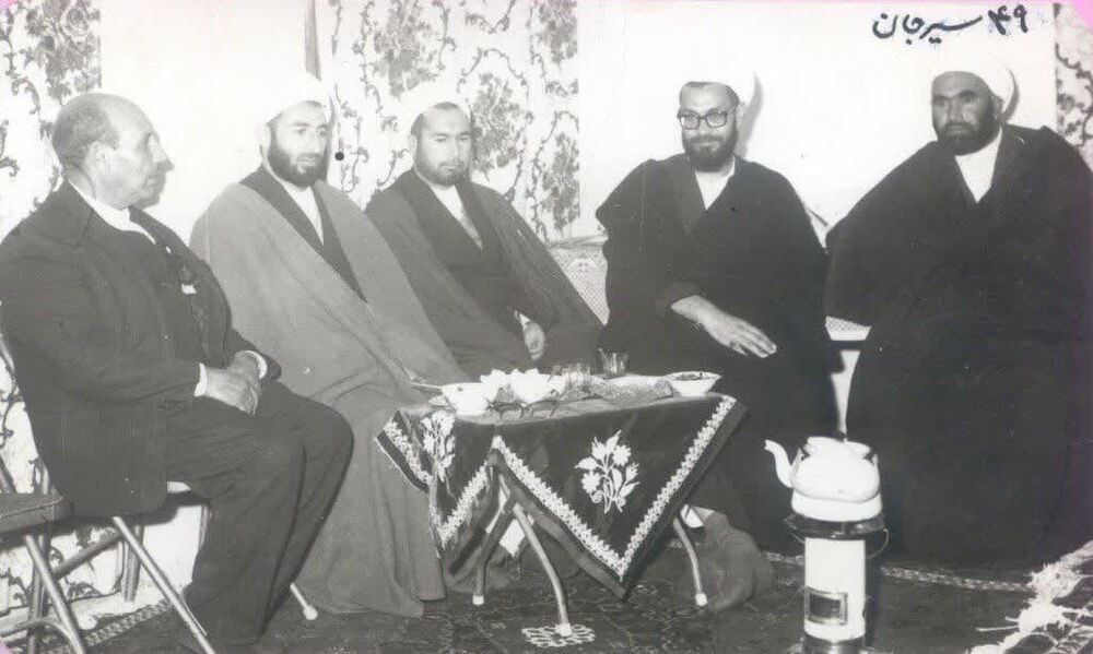 روایتی از زندگی و زمانه آیتالله یزدی؛ شخصیتی جامع و اثرگذار + تصاویری کمتر دیده شده