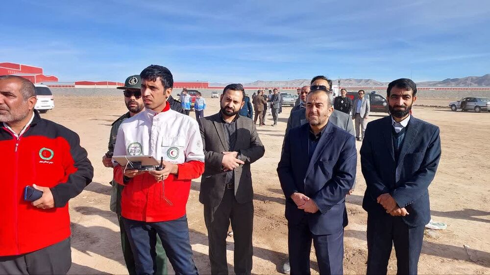 عملیات اطفای حریق در مینی پالایشگاه بیرجند