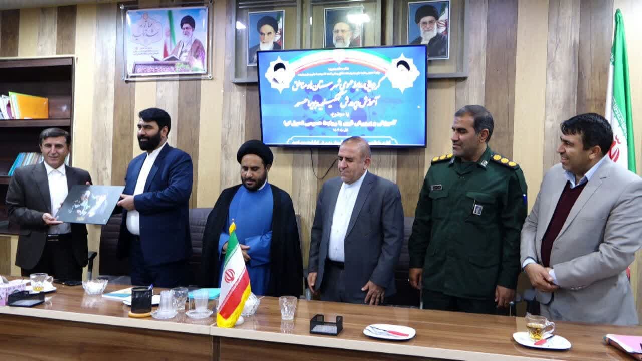 اعتمادسازی بین مردم و مسئولان سرلوحهکار روابط عمومیها قرار گیرد