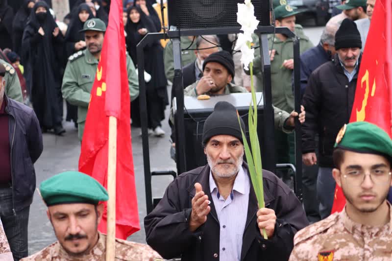 لالههای زهرایی میهمان ملایریها شدند